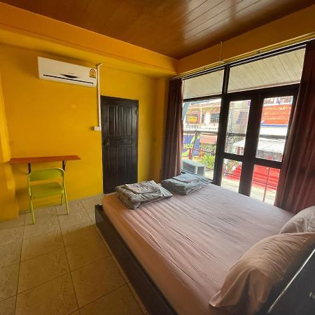 Over The Moon Hostel Ban Houayxay Exteriér fotografie