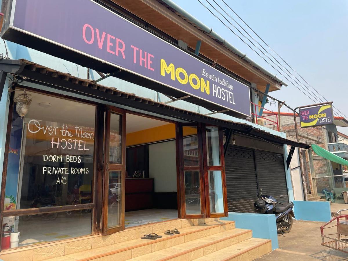 Over The Moon Hostel Ban Houayxay Exteriér fotografie